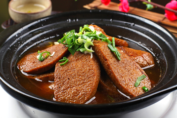 茶树菇素鸡煲(15元)(632712)