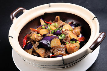  羊肉焖茄子