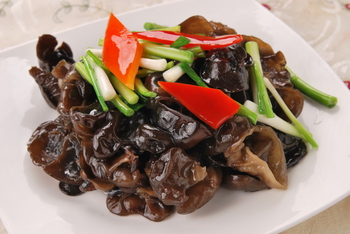  小葱炒木耳