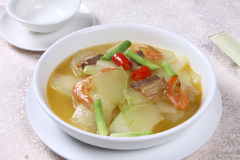 汤大鲫鱼豆腐汤榨菜肉丝汤海带或冬瓜排骨汤辣包菜水潺汤雪菜黄鱼汤黄