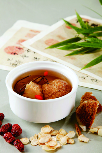 猴头菇炖龙骨汤(38)(1357329)