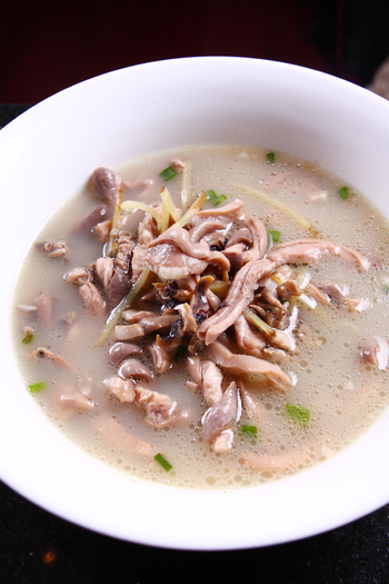  猪肚墨鱼汤